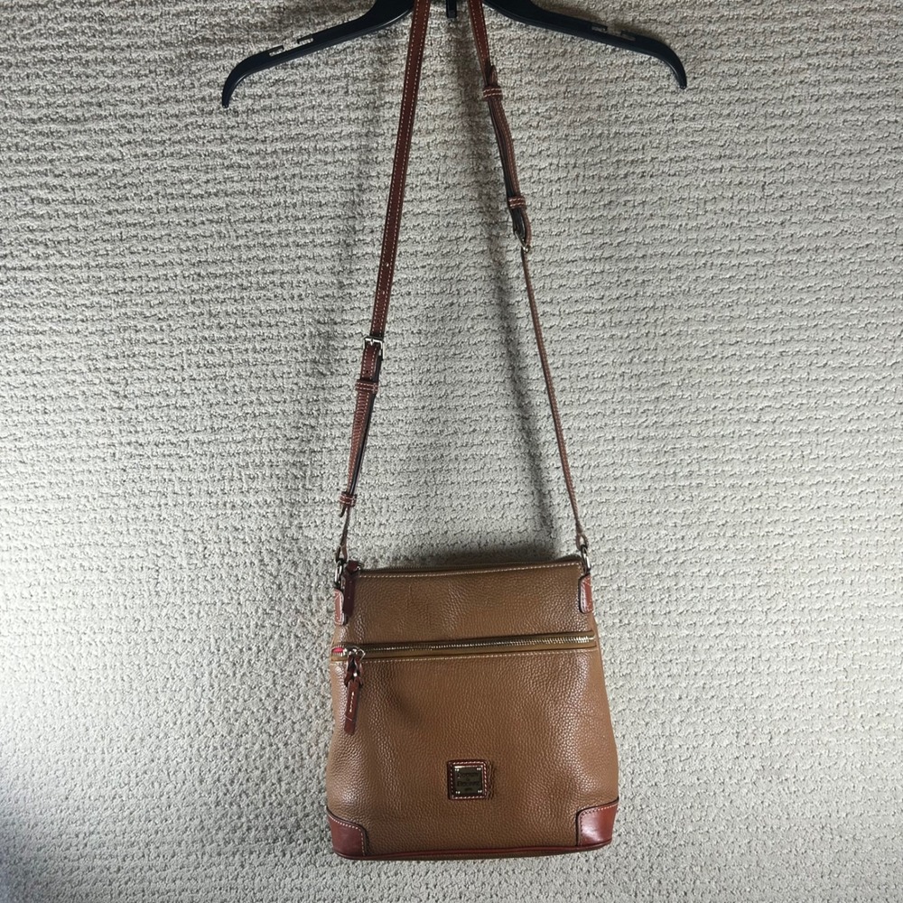 Dooney & Bourke Crossbody Bag Pebble Leather Brown Shoulder Zip Pocket Purse